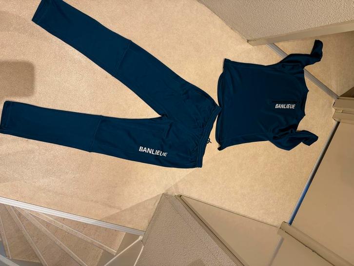 Banlieue Trainingspak - Broek L, Top M - Zo goed als nieuw, Kleding | Dames, Sportkleding, Zo goed als nieuw, Overige typen, Maat 42/44 (L)
