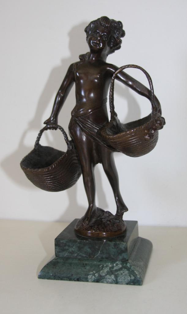 Suzanne Bizard bronzen beeld op marmeren voet, Antiek en Kunst, Kunst | Beelden en Houtsnijwerken, Ophalen