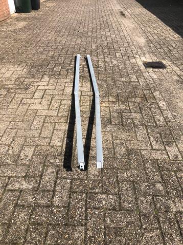 Knikarmen luifel Omnistor 5002 beschikbaar voor biedingen