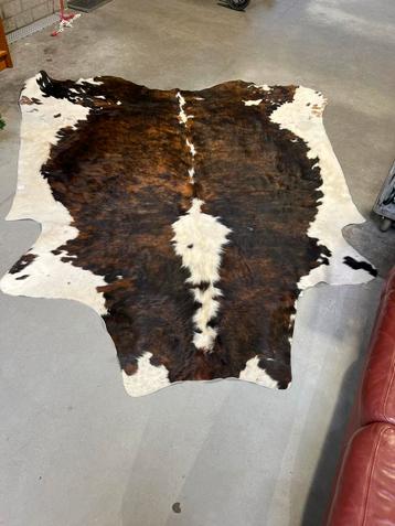 Prachtige zware kwaliteit koeienhuid huid koe tapijt beschikbaar voor biedingen