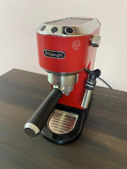 De'Longhi Dedica EC685 Espresso Machine, Witgoed en Apparatuur, Koffiezetapparaten, Gebruikt, Gemalen koffie, Koffiepads en cups