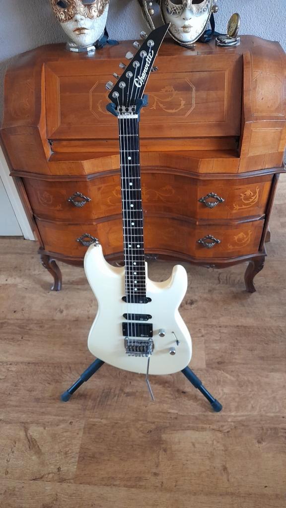 Charvette model 250 japan.!, Muziek en Instrumenten, Snaarinstrumenten | Gitaren | Elektrisch, Zo goed als nieuw, Solid body, Overige merken