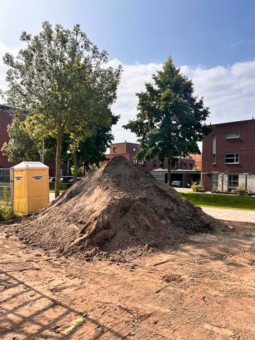 Zwart zand (gratis afhalen) beschikbaar voor biedingen