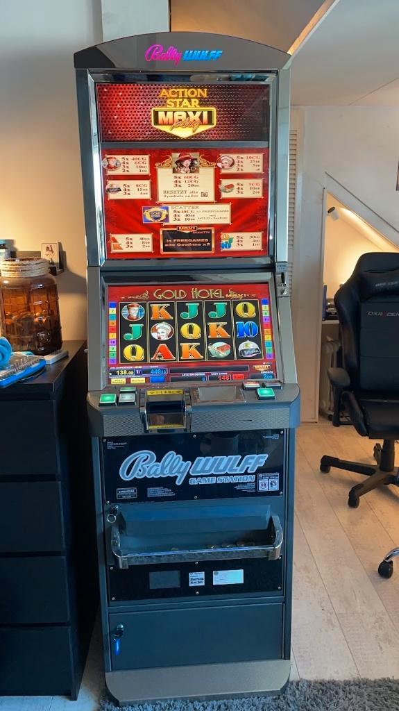 Bally Wulff Gokkast - Led verlichting - Biljet lezer, Verzamelen, Automaten | Gokkasten en Fruitautomaten, Gebruikt, Euro, Met sleutels