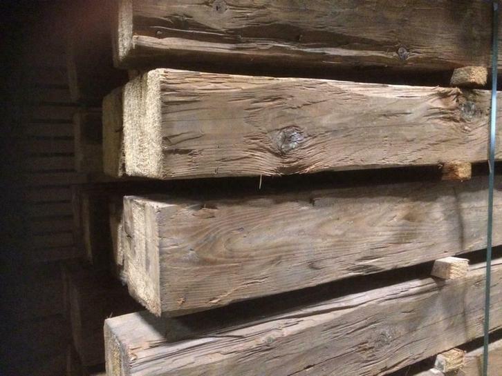 Oude houten planken & balken Barnwood & Sloophout, Doe-het-zelf en Verbouw, Hout en Planken, Gebruikt, Balk, Grenen, 300 cm of meer