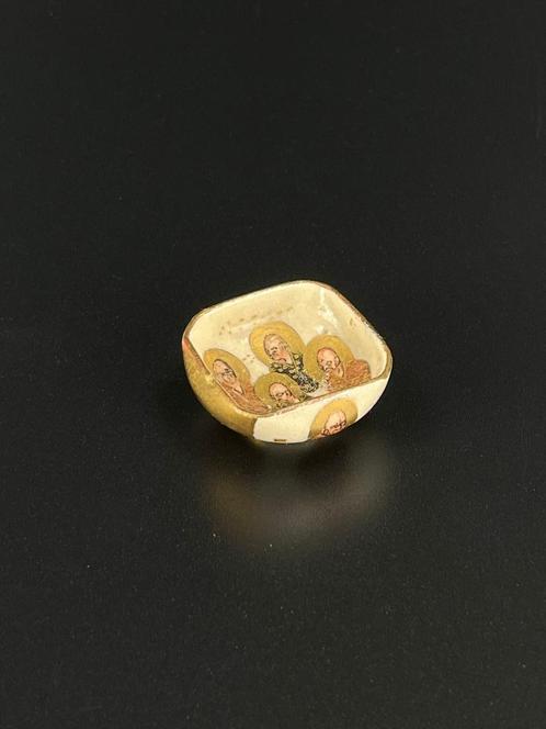 Satsuma Japans porselein miniatuur kom poppenhuis gemerkt, Antiek en Kunst, Antiek | Porselein, Ophalen of Verzenden