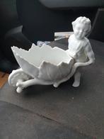 Porseleinen bloempot in de vorm van een kruiwagen met engel, Ophalen of Verzenden