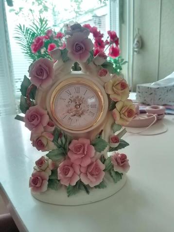 Capodimonte Roses of Romance clock beschikbaar voor biedingen
