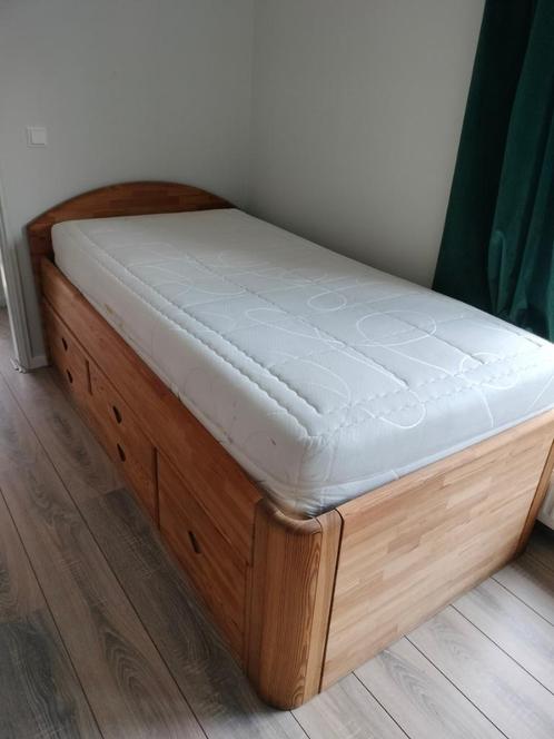 Massief houten bed 100 x 200 eenpersoons, Huis en Inrichting, Slaapkamer | Bedden, Gebruikt, Eenpersoons, 100 cm, 200 cm, Hout