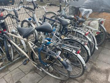 Div fietsen waarvan 2 met accu ( defect) doe een mooi bod .. beschikbaar voor biedingen