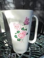 Hoge Melk of Waterkan met licht roze rozen, Ophalen of Verzenden