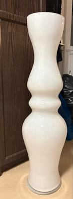 Grote witte vaas - 1 meter hoog!, Huis en Inrichting, Overige materialen, Wit, Ophalen of Verzenden, Zo goed als nieuw