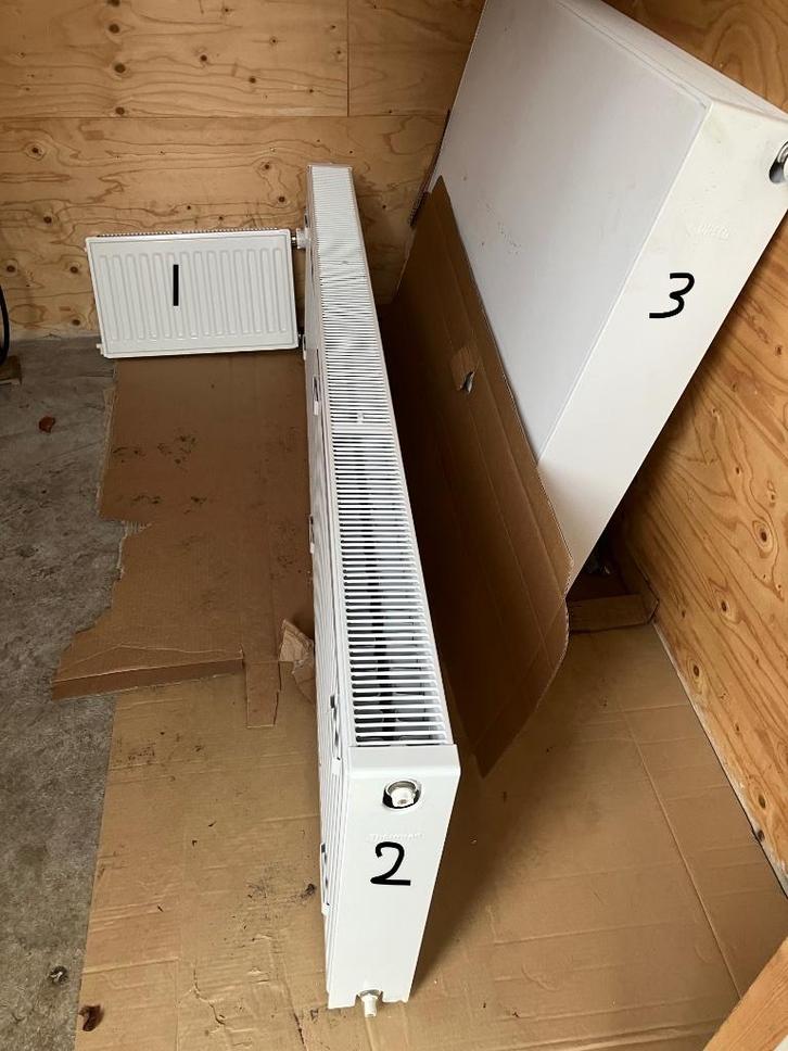 radiatoren verschillende afmetingen, in zeer goede staat., Doe-het-zelf en Verbouw, Verwarming en Radiatoren, Zo goed als nieuw
