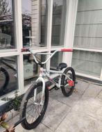 Gt pro series 24 inch wheelie bike, Fietsen en Brommers, Fietsen | Crossfietsen en BMX, Ophalen, Zo goed als nieuw, Aluminium