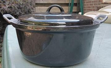 Made In France STAUB? gietijzer pan met deksel 28 cm (G291) beschikbaar voor biedingen