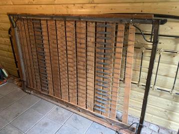 Vintage spijltjes bed (twijfelaar) – 120x190 cm beschikbaar voor biedingen