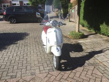 Vespa primavera beschikbaar voor biedingen