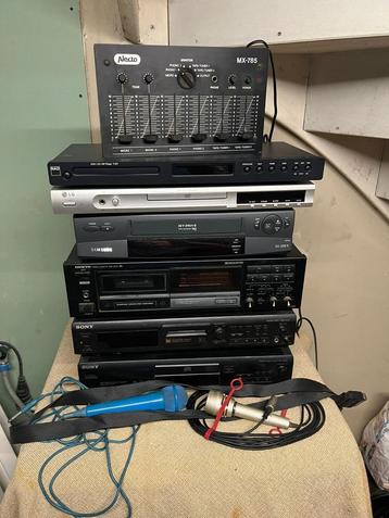 Div. audio apparatuur met extra’s  beschikbaar voor biedingen