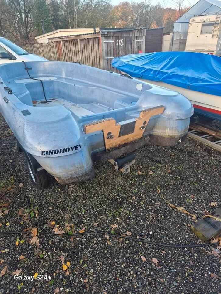 Visboot, Watersport en Boten, Vis- en Consoleboten, 3 tot 6 meter, Benzine, Buitenboordmotor, Polyester, Ophalen of Verzenden