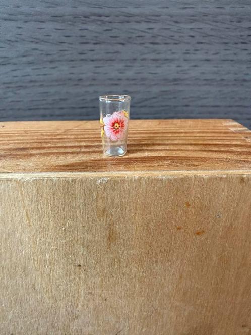 Limonade glas van echt glas - 1.6cm - glas - barbie pop, Verzamelen, Poppenhuizen en Toebehoren, Zo goed als nieuw, Poppenhuis