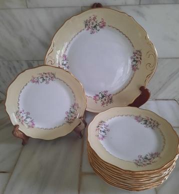 gebakservies St. Amand-les-Eaux/Porselein beschikbaar voor biedingen