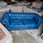 Nieuwe Chesterfield bank blauw + GRATIS BEZORGD, Huis en Inrichting, Banken | Bankstellen, Nieuw, Chesterfield, Rechte bank, Leer