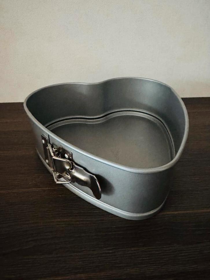 Hart Springvorm Patisse - 20cm, Huis en Inrichting, Keuken | Keukenbenodigdheden, Zo goed als nieuw, Ophalen of Verzenden