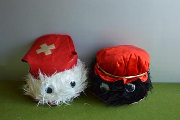2 grote vintage AH sinterklaas en zwarte piet wuppies, ø 22 beschikbaar voor biedingen