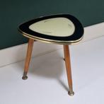 Vintage plantentafeltje / bijzettafeltje. Driehoekig 3 poot, Ophalen of Verzenden
