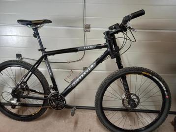 CANNONDALE F800 /  Lefty  beschikbaar voor biedingen