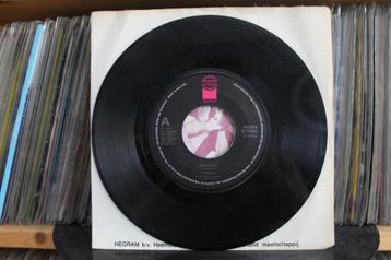 7" Single Teach In - See The Sun / All Around beschikbaar voor biedingen