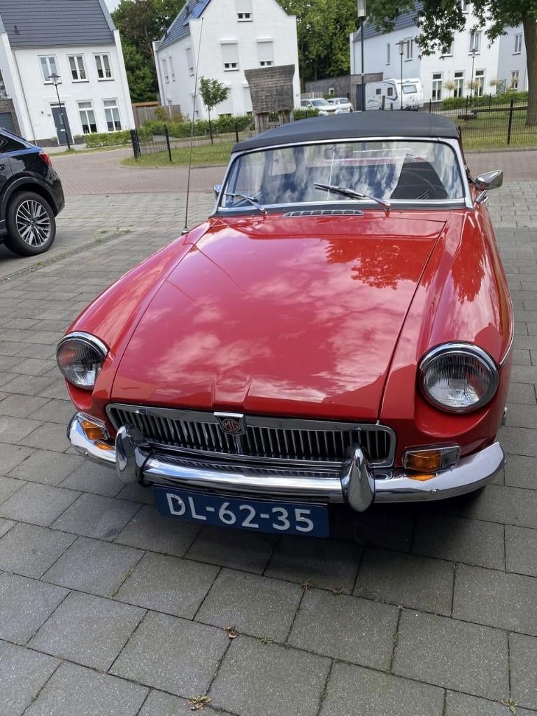 MG B