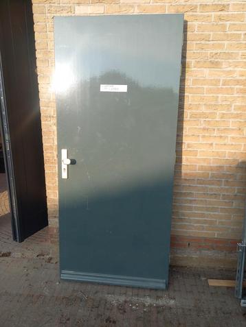 DOUMA voordeur met keurmerk 925x2093 mm beschikbaar voor biedingen