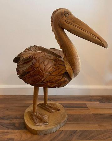 Handgemaakte  houten staande pelikaan +/- 60cm hoog