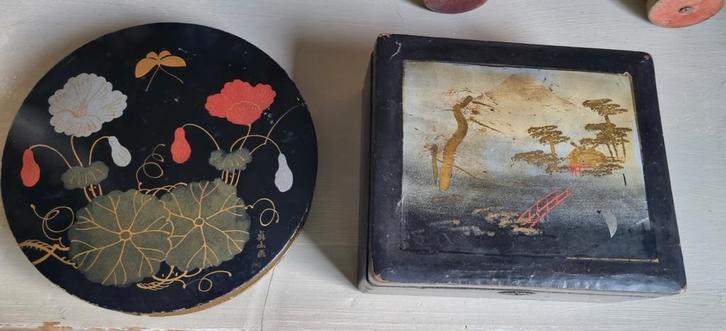 2 zeer fraaie oude Chinese dozen of kistjes
Allebei in goede, Antiek en Kunst, Curiosa en Brocante, Ophalen of Verzenden