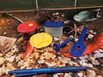 Tupperware mini’s met magneet beschikbaar voor biedingen