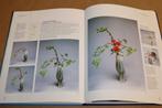 Werken met Ikebana — Japanse Bloemschikkunst, Ophalen of Verzenden, Zo goed als nieuw, Tekenen en Schilderen