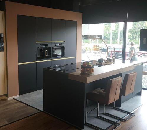 Luxe zwart-kleurige showroomkeuken (incl.apparatuur), Huis en Inrichting, Keuken | Complete keukens, Nieuw, Overige typen, Zwart