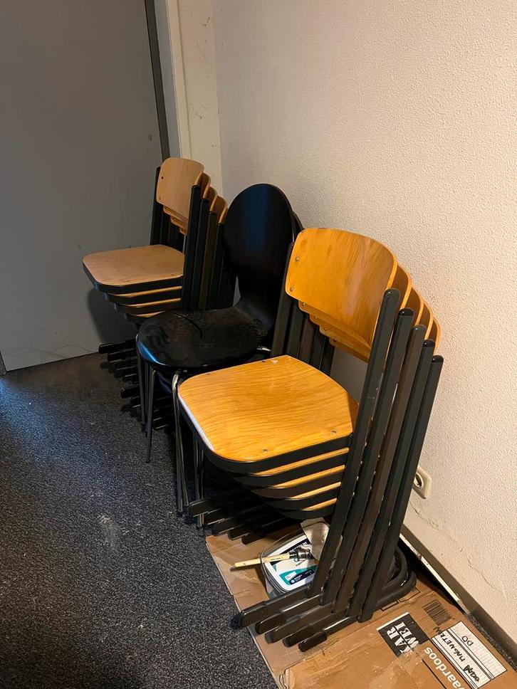 11 Stapelbare Kantoorstoelen, Huis en Inrichting, Stoelen, Gebruikt, Vijf, Zes of meer stoelen, Metaal, Zwart, Ophalen