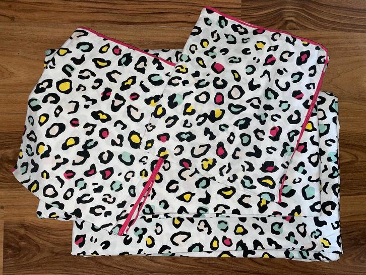 Set van 2 éénpersoons H&M dekbedovertrekken - Panterdessin, Huis en Inrichting, Slaapkamer | Beddengoed, Zo goed als nieuw, Dekbedovertrek