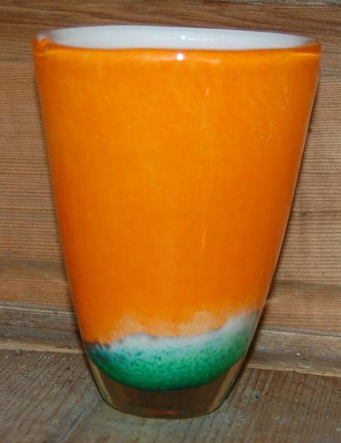 Fraaie Dikwandig glazen siervaas, Oranje met groen-wit-zwart, Antiek en Kunst, Antiek | Glas en Kristal, Ophalen of Verzenden