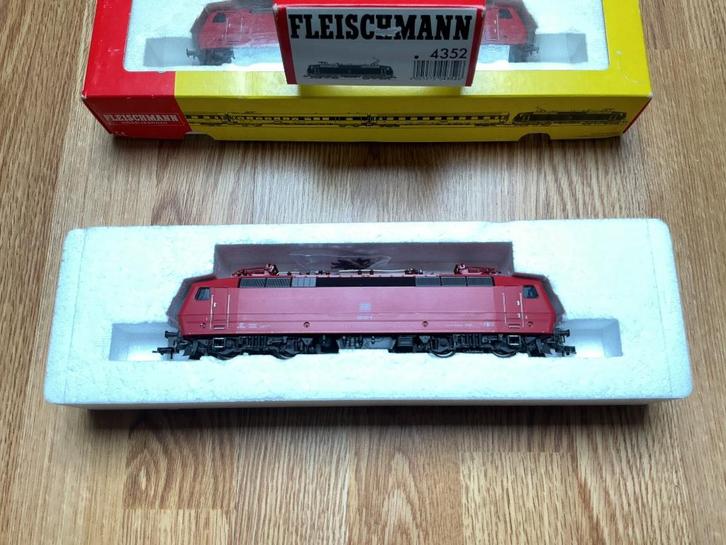 Fleischmann locomotief 4352, Hobby en Vrije tijd, Modeltreinen | H0, Zo goed als nieuw, Locomotief, Gelijkstroom, Fleischmann
