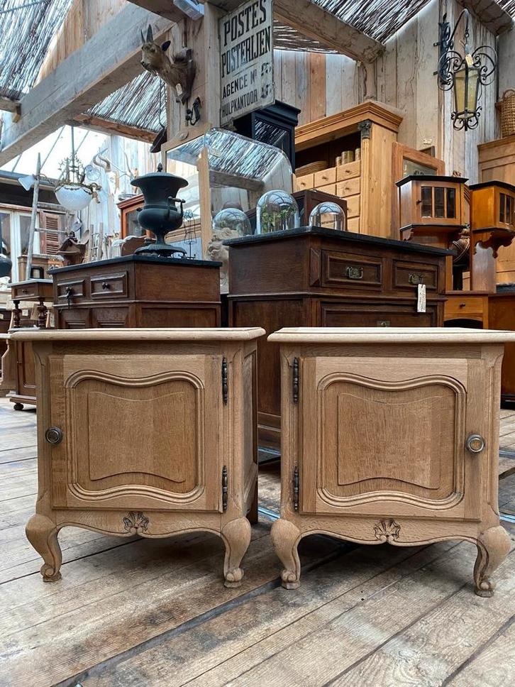 Twee kastjes nachtkastjes in de Queen Anne Style, Huis en Inrichting, Slaapkamer | Nachtkastjes, Gebruikt, Minder dan 55 cm, 45 tot 65 cm