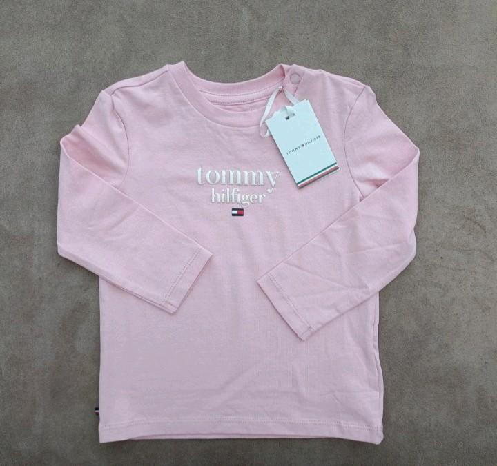 Tommy Hilfiger longsleeve maat 86, Kinderen en Baby's, Babykleding | Maat 86, Nieuw, Meisje, Shirtje of Longsleeve, Ophalen of Verzenden