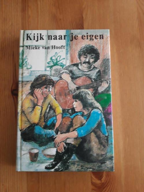 Kijk naar je eigen - Mieke van Hooft, Boeken, Kinderboeken | Jeugd | 10 tot 12 jaar, Gelezen, Fictie, Ophalen of Verzenden