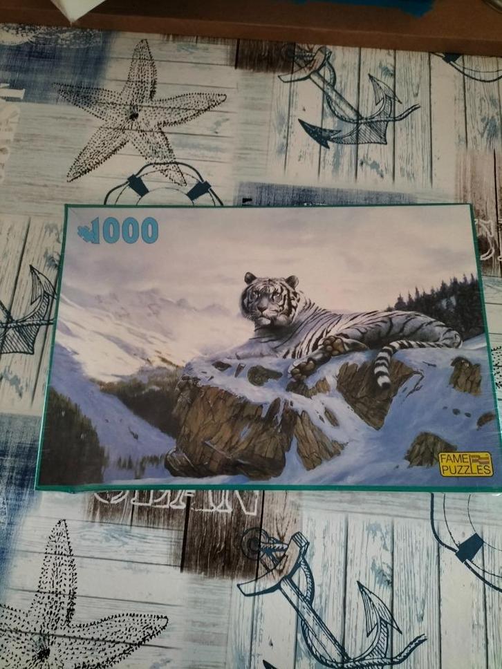 Nieuw in plastic witte tijger puzzel 1000 stukjes, Hobby en Vrije tijd, Denksport en Puzzels, Nieuw, Legpuzzel, 500 t/m 1500 stukjes