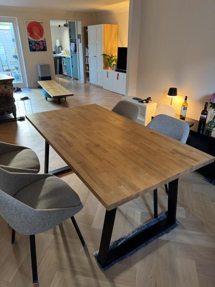 Dining table, Huis en Inrichting, Tafels | Eettafels, Gebruikt, 50 tot 100 cm, 150 tot 200 cm, Vijf personen of meer, Rechthoekig