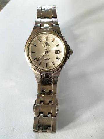 Oude orient heren horloge van titanium. beschikbaar voor biedingen