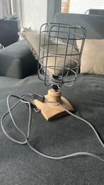 Industriële tafellamp met houten voet, Ophalen, Zo goed als nieuw, Hout, Minder dan 50 cm