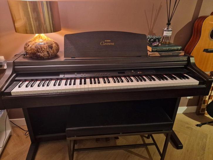 Yamaha Clavinova CLP-820 (defect), Muziek en Instrumenten, Piano's, Gebruikt, Piano, Zwart, Digitaal, Ophalen